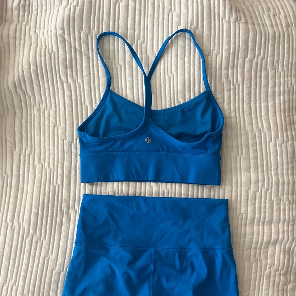Lululemon workout set, bra size 6, biker shorts size 8. Poolside blue colorway!